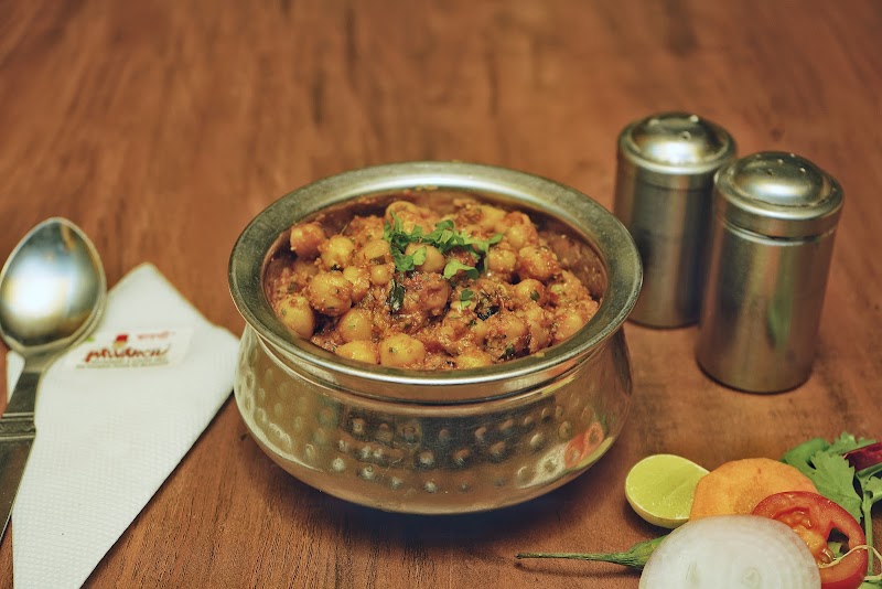 Bawarchi Restaurant - Bawarchi Restaurant 6, Delhi Gate Cir, Old City, Nayapura, Bapu Bazar, Nada Khada, Udaipur, Rajasthan 313001, India