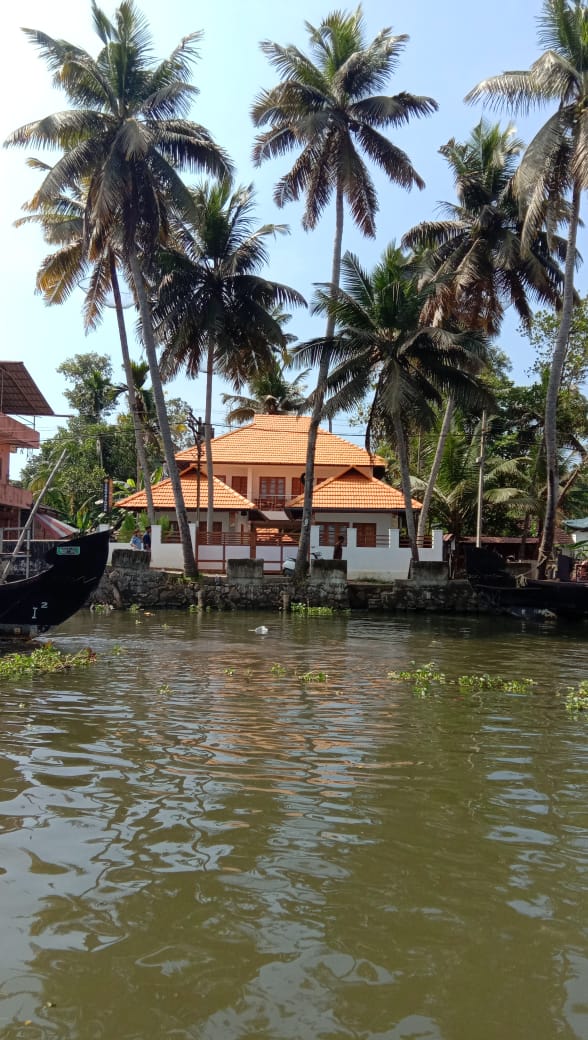 Keralan Homestay Alleppey - Keralan Homestay Alleppey Keralan Homestay, Sreevalsam Inn, C/o, Punnamada Finishing Point Road, Thathampally, Alappuzha, Kerala 688013, India