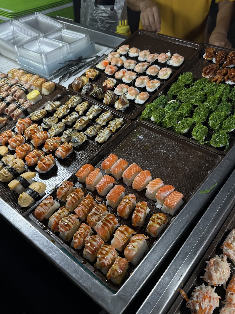 Friday night market - Friday night market R8RM+4JC, Chalong, Mueang Phuket District, Phuket 83000, Thailand