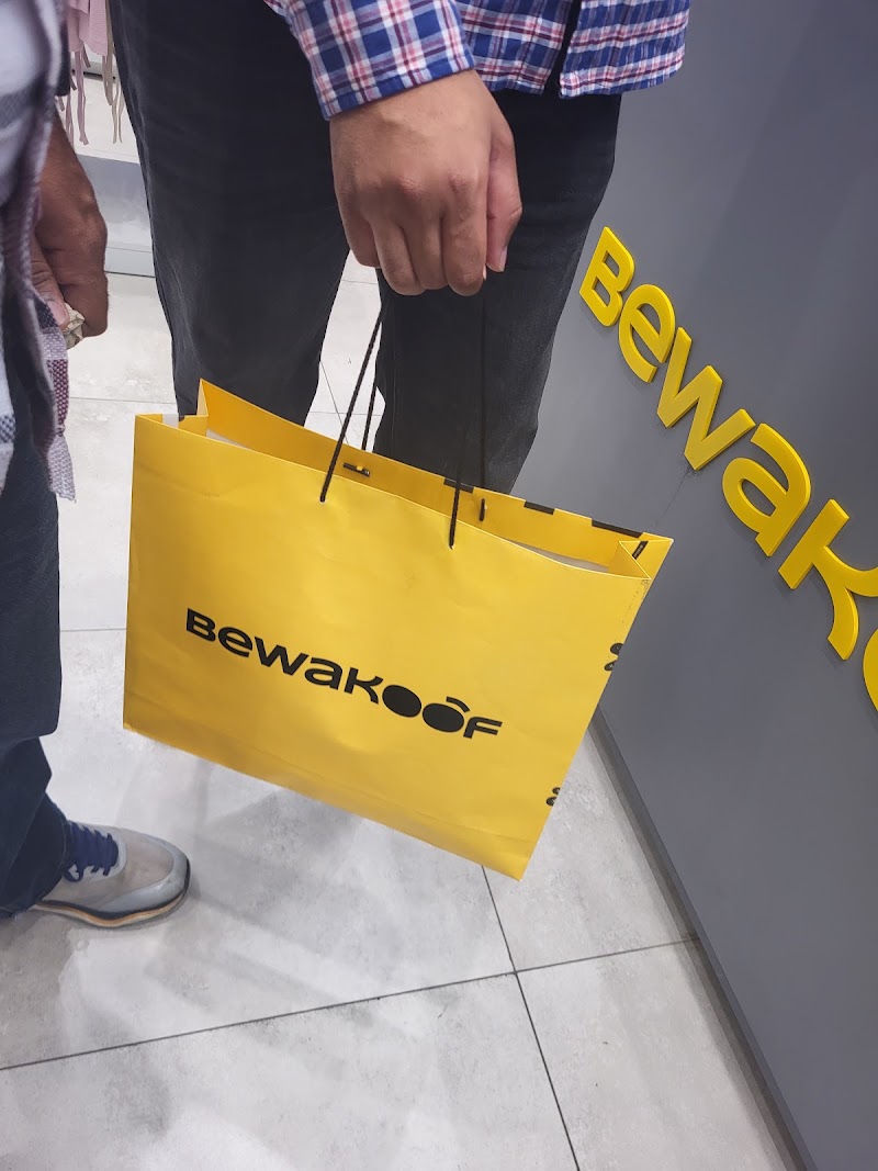 Bewakoof Clothing Store - Nexus Elante Mall, Chandigarh - Bewakoof Clothing Store - Nexus Elante Mall, Chandigarh, Unit No. 119, First Floor, Elante Mall, Plot No. 178-178A, Purv Marg, near Industrial and Business Park, Industrial Area Phase I, Chandigarh, Punjab 160002, India
