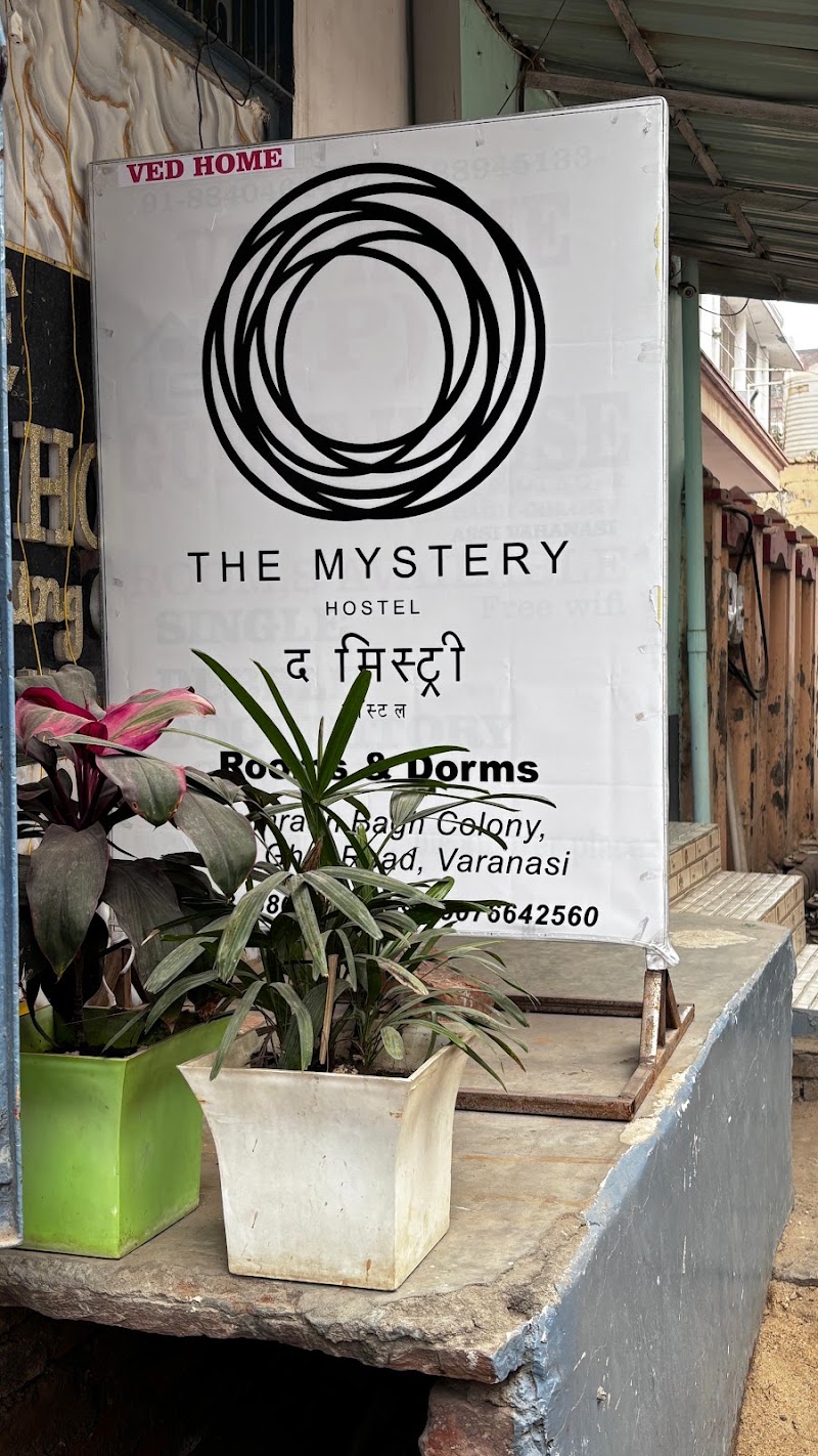 The Mystery Hostel (Rooms & Dorms) - The Mystery Hostel (Rooms & Dorms) B1/122, Dumraon Bagh Colony, Plot No. 42, Assi Ghat Rd, Dumraon Colony, Varanasi, Uttar Pradesh 221001, India