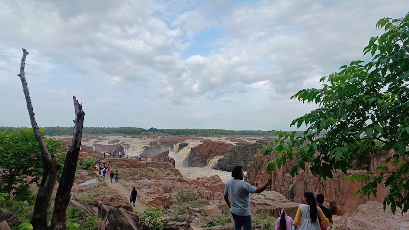 Raneh Water Falls - Raneh Water Falls, V3F2+WGJ, Raneh Falls Rd, Dhoguwan, Madhya Pradesh 471606, India