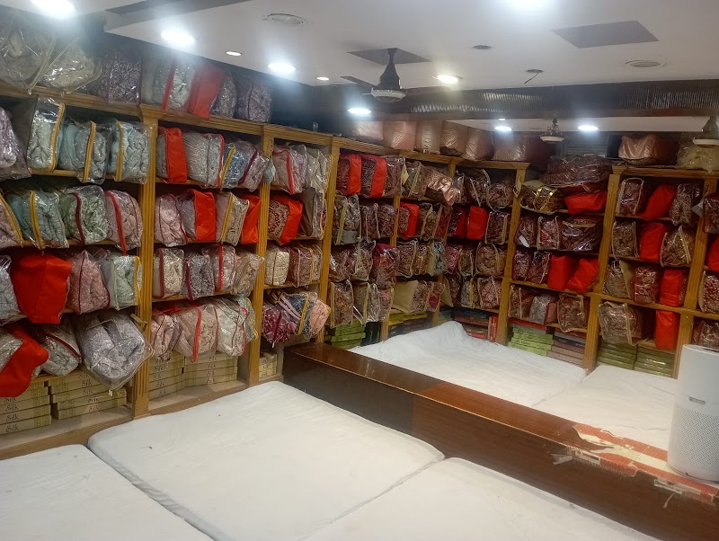 Om Enterprises - Om Enterprises 3rd Floor, Purohit Ji Ka Katla, Johari Bazar Rd, Bapu Bazar, Biseswarji, Jaipur, Jaipur Nagar Nigam Area, Rajasthan 302003, India