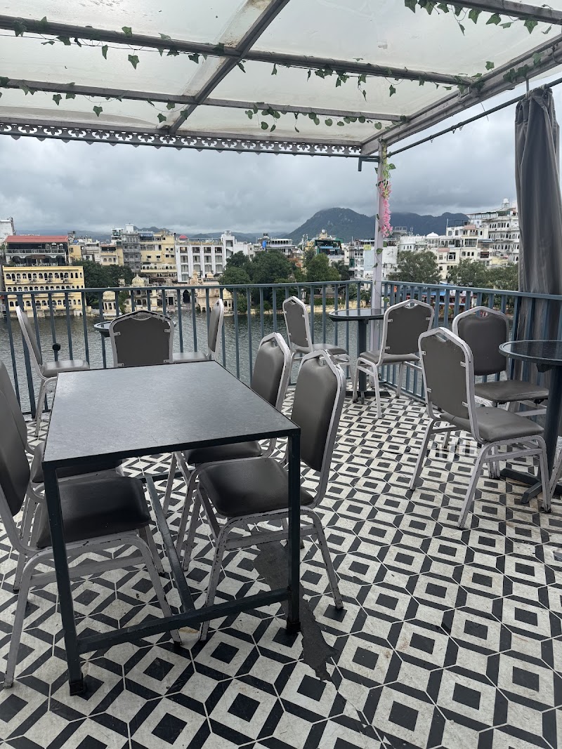 LaVista By Karan Rooftop Restaurant and cafe - LaVista By Karan Rooftop Restaurant and cafe 46, Gangaur Ghat Marg, Hotel Gangaur Palace, Udaipur, Rajasthan 313004, India