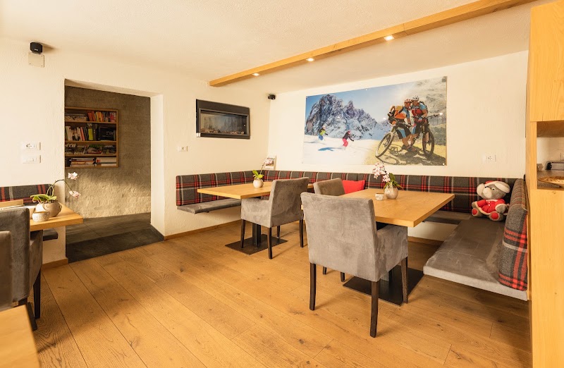 Kedul Lodge - Kedul Lodge Str. Val, 65, 39047 Santa Cristina Valgardena BZ, Italy