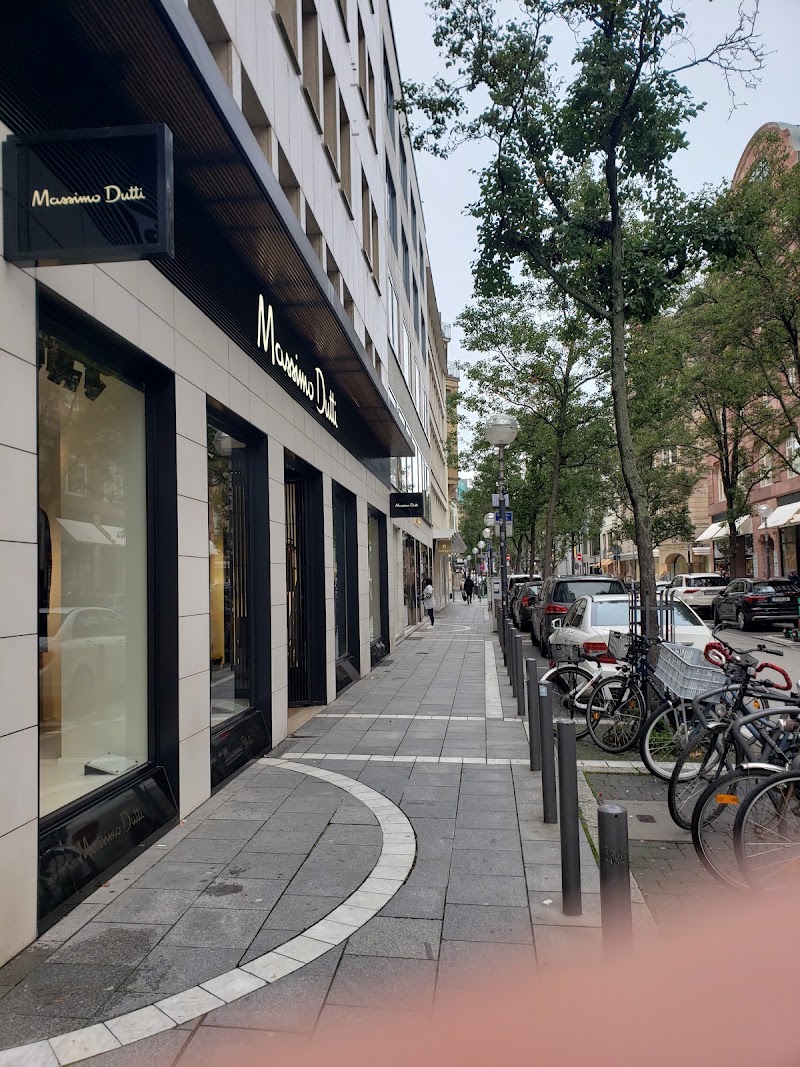 Massimo Dutti Frankfurt - Massimo Dutti Frankfurt, Goethestraße 3, 60313 Frankfurt am Main, Germany
