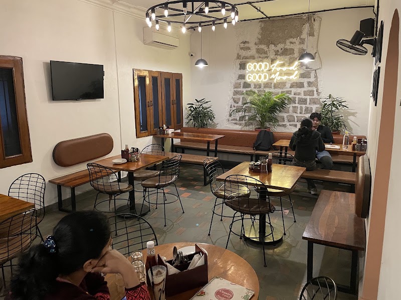 Country Express Home Cafe & Bar - Country Express Home Cafe & Bar Jaat Samaj, 575-A, Swami Dayanand Saraswati Rd, New Rajeev Gandhi Nagar, Sector - A, Talwandi, Kota, Rajasthan 324005, India
