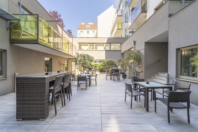 Pakat Suites (Serviced Apartments)