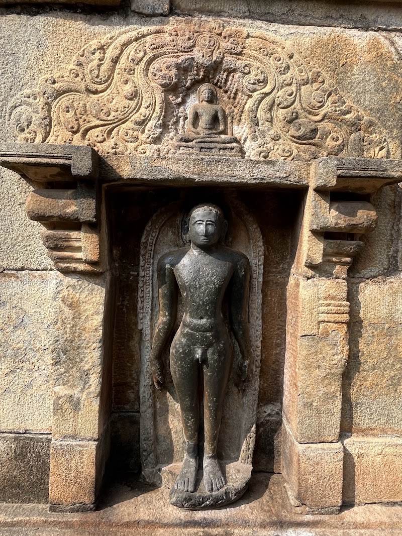 Sri Panchakuta Basadi Sri Atishaya Kshetra - Sri Panchakuta Basadi Sri Atishaya Kshetra, VJ9M+3F7, Kambadahalli, Karnataka 571802, India