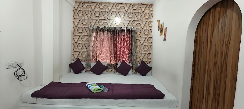 Hotel Prabhu Palace - Hotel Prabhu Palace 36 , satyanarayan Mandir ki gali, Dhabha, Mahakal Tent House, road, Kartik Chowk, Ujjain, Madhya Pradesh 456006, India