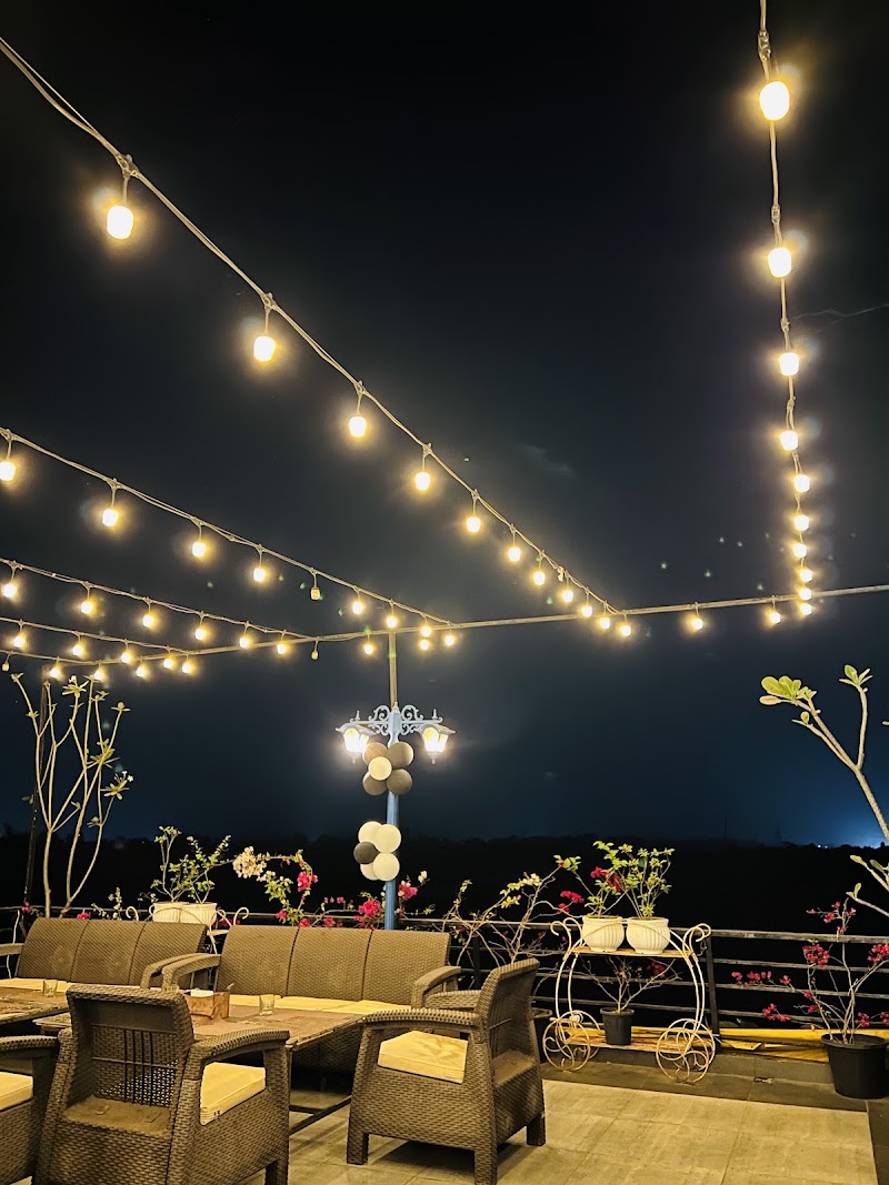 The Circle Lounge - The Circle Lounge 6766+65C, Durg, Bhilai, Chhattisgarh 491001, India