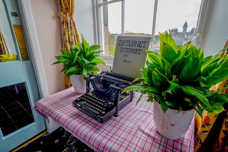 Castle Rock Hostel - Castle Rock Hostel 15 Johnston Terrace, Edinburgh EH1 2PW, UK