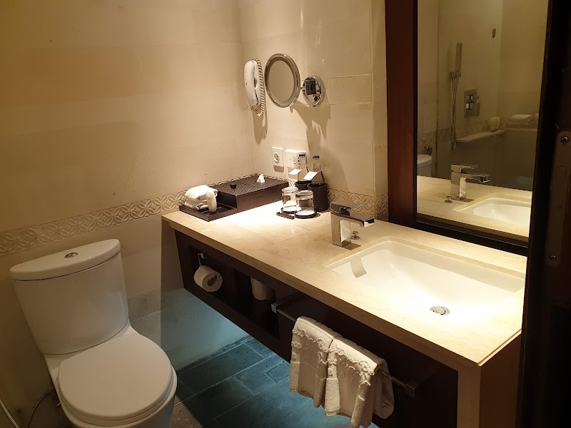 Nusa Dua Beach Hotel & Spa, Bali - Nusa Dua Beach Hotel & Spa, Bali Kawasan Pariwisata, Nusa Dua Lot, Jl. Nusa Dua North 4, Benoa, Kec. Kuta Sel., Kabupaten Badung, Bali 80363, Indonesia