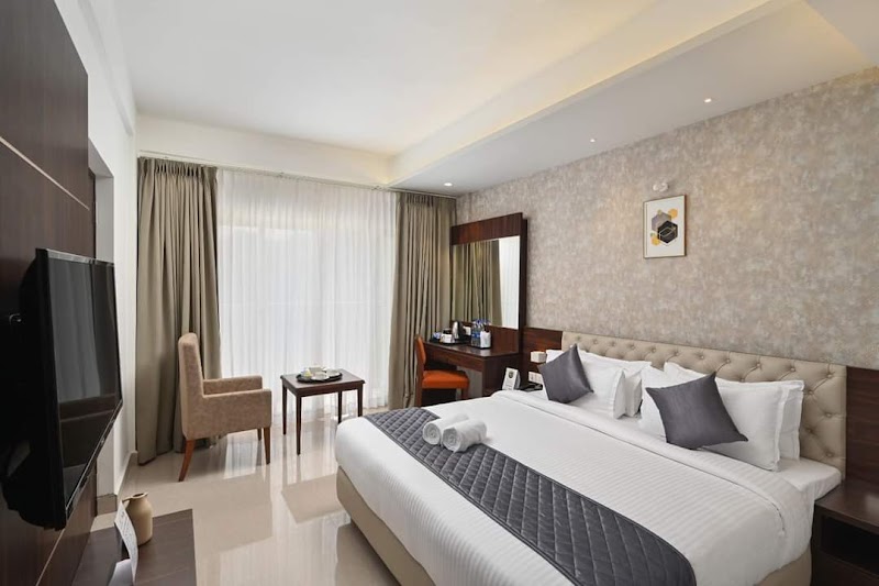 Golden Munnar Palace By Hawk Hospitality - Golden Munnar Palace By Hawk Hospitality 9/15, Chithirapuram Powerhouse Road, Chithirapuram, Kerala 685565, India