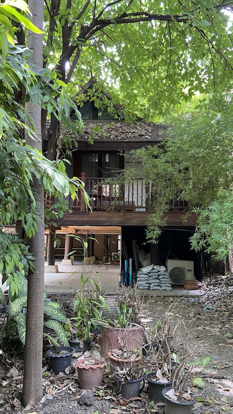The Yard Hostel Chiang mai - The Yard Hostel Chiang mai 27, 1 Prapokklao Road Old City Tambon Si Phum, Amphoe Mueang Chiang Mai, Chang Wat Chiang Mai 50200, Thailand