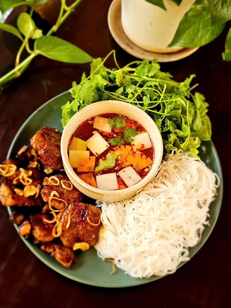 Sanur Resto - Melayu & VN Halal Cuisine - Sanur Resto - Melayu & VN Halal Cuisine Tầng 2, Level 2, 13 Đinh Tiên Hoàng, Hàng Trống, Hoàn Kiếm, Hà Nội 100000, Vietnam