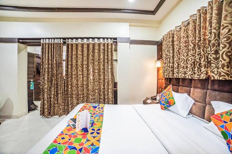Hotel Santoor - Hotel Santoor 158, near Gita Bhawan Square, Kanchan Bagh, Indore, Madhya Pradesh 452001, India