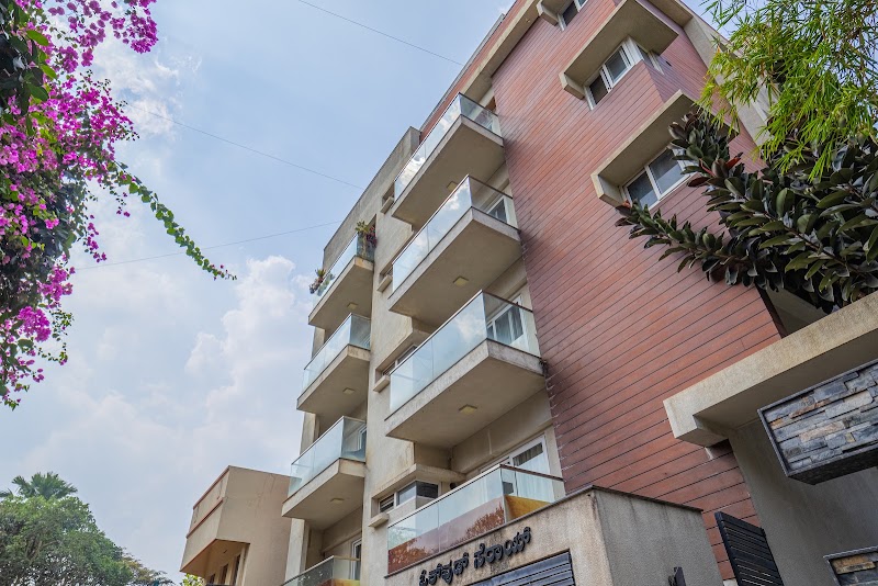 Housr Fonzworth - Housr Fonzworth 2711/A, 1st Cross Rd, opp. BEML Main, Geethanjali Layout, HAL 3rd Stage, Bhoomi Reddy Colony, New Thippasandra, Bengaluru, Karnataka 560075, India
