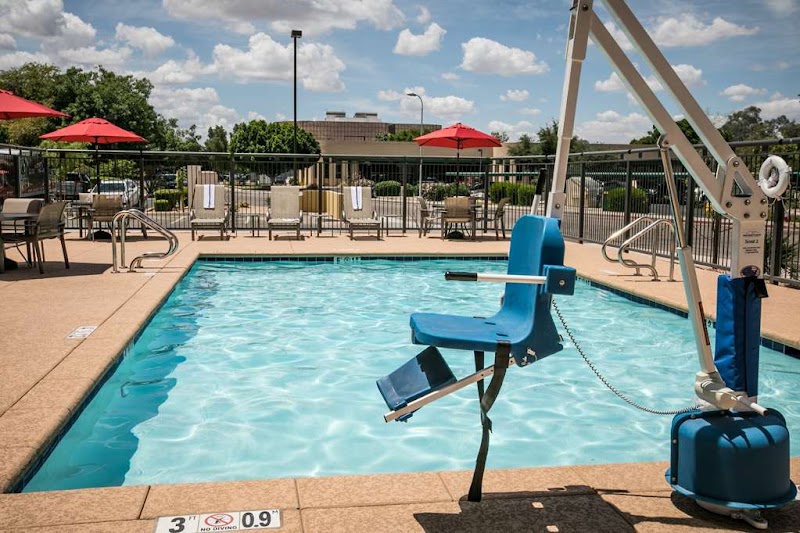 Hampton Inn & Suites Tempe/Phoenix Airport - Hampton Inn & Suites Tempe/Phoenix Airport, 1550 S 52nd St, Tempe, AZ 85281, USA