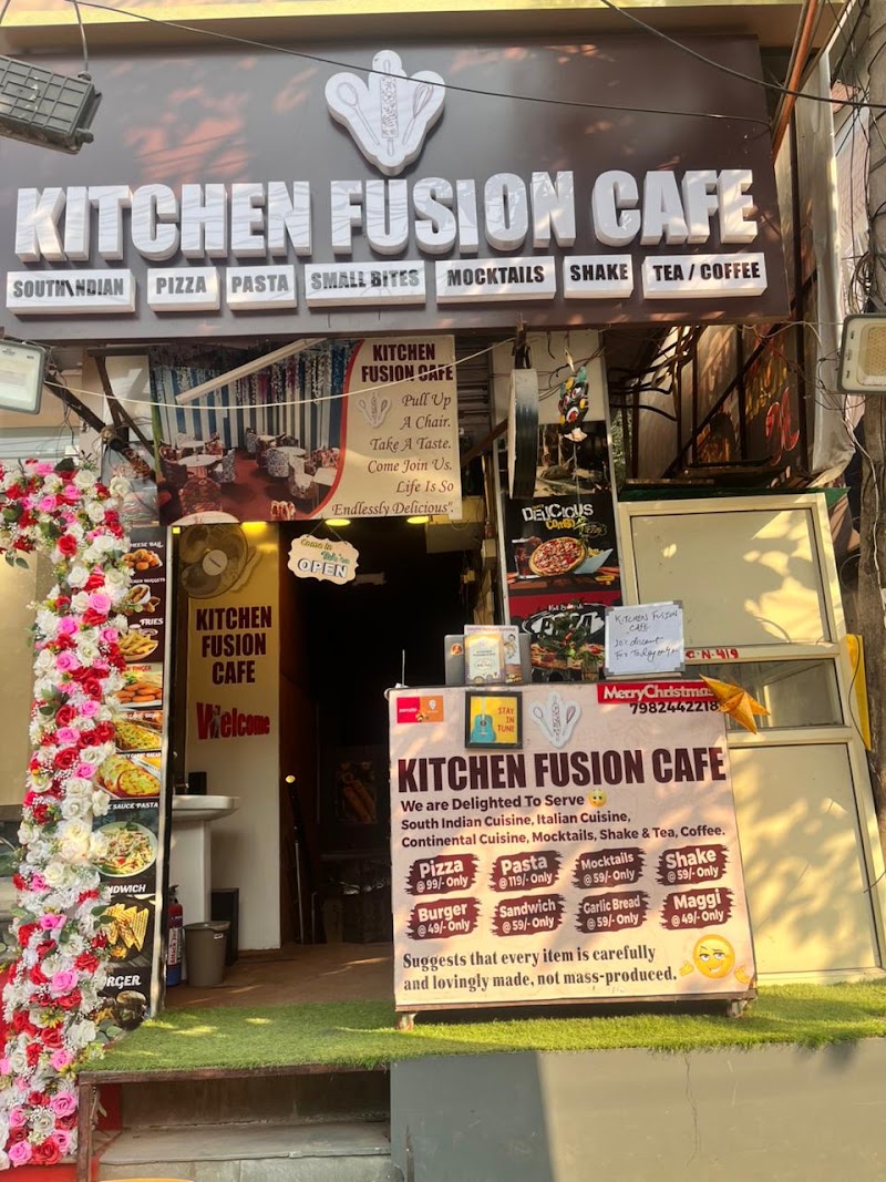 Kitchen Fusion Cafe - Kitchen Fusion Cafe F, 625, Ramphal Chowk Rd, next to Vishal Mega Mart, Block F, Sector 7 Dwarka, Palam, New Delhi, Delhi, 110077, India