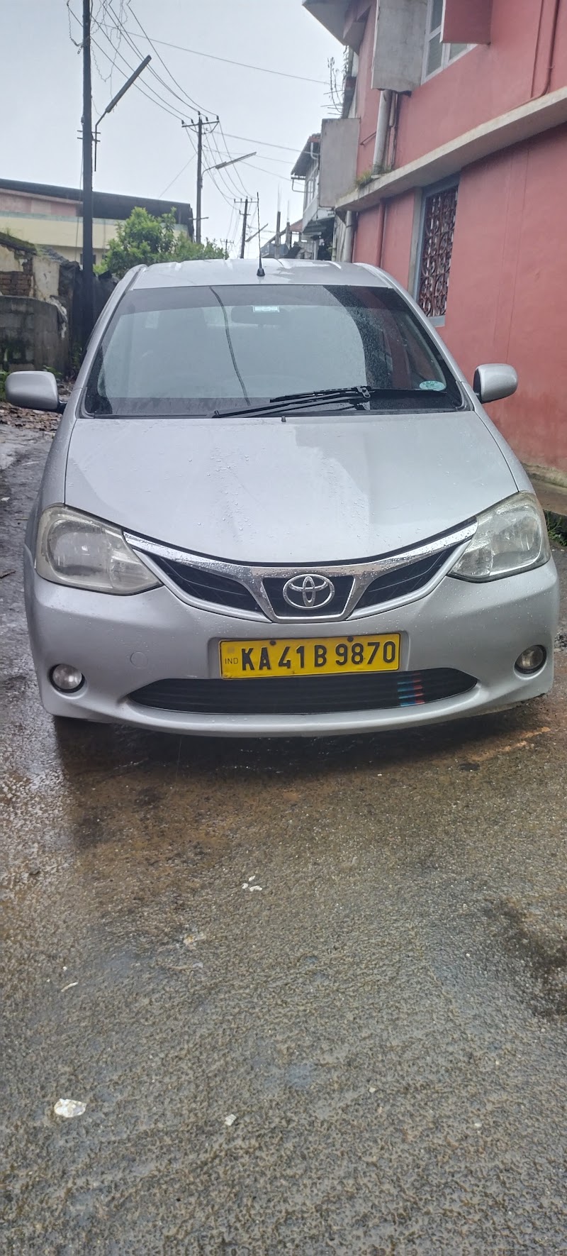 Coorg Taxi Tours and Travels - Coorg Taxi Tours and Travels near raja seat, Mahadevpet, Madikeri, Karnataka 571201, India