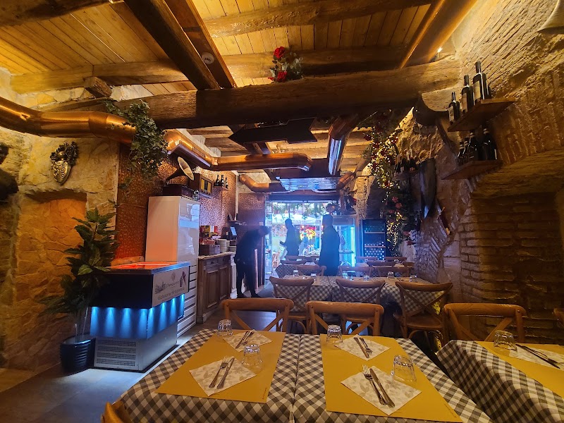 OSTERIA DA SAMU - OSTERIA DA SAMU Via del Colosseo, 72, 00184 Roma RM, Italy