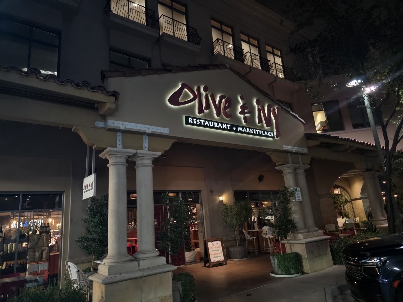 Olive & Ivy - Olive & Ivy 7135 E Camelback Rd, Scottsdale, AZ 85251, USA