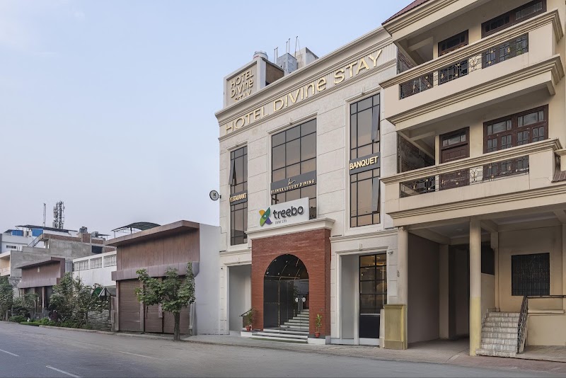 Treebo Divine Stay Prayagraj - Treebo Divine Stay Prayagraj 62A/1/50/2A, Lal Bahadur Shastri Marg, Civil Lines, Prayagraj, Uttar Pradesh 211001, India