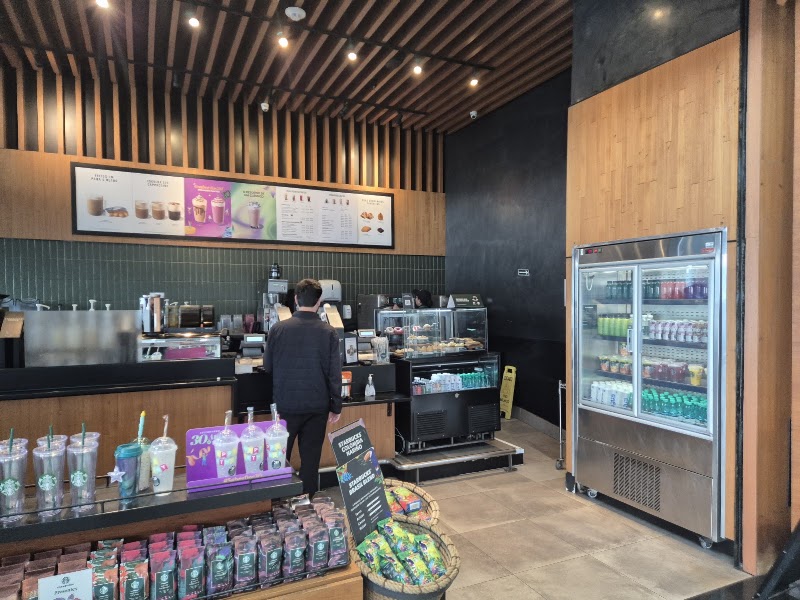 Starbucks - Starbucks, Nacional Oeste / Área Restrita - Aeroporto GRU, Terminal 2 - Rod. Hélio Smidt, S/N - Portão 220 - Aeroporto, Guarulhos - SP, 07190-100, Brazil