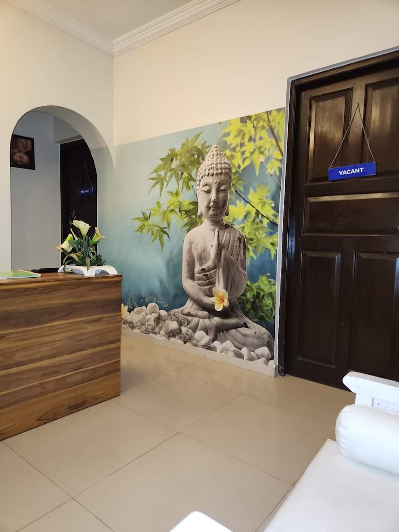Ayurtouch - Dr Jayan's Kerala Ayurveda Wellness centre. - Ayurtouch - Dr Jayan's Kerala Ayurveda Wellness centre. Beach Rd, Murrod Vaddo, Candolim, Goa 403515, India