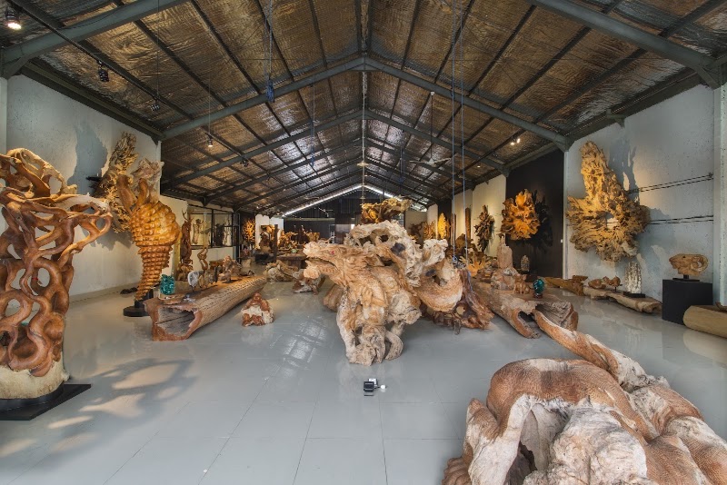 Amori Wood Art Gallery Ubud