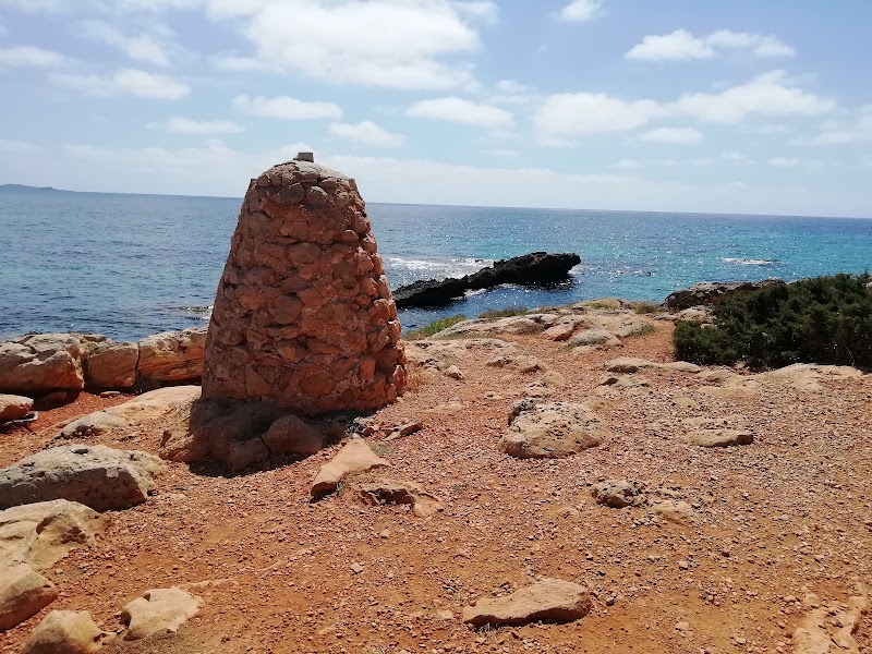 Es Caló de s'Alga - Es Caló de s'Alga, 07840 Santa Eulària des Riu, Balearic Islands, Spain