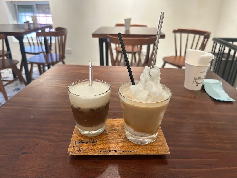 Hanoi Coffee Station & Restaurant - Hanoi Coffee Station & Restaurant Tầng 2, 44 P. Hàng Bè, Hàng Bạc, Hoàn Kiếm, Hà Nội 11011, Vietnam