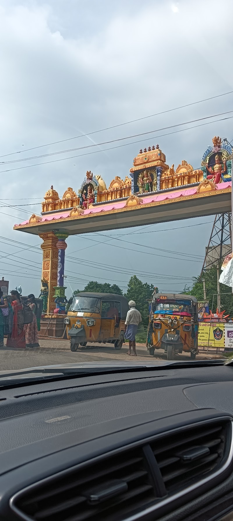 Sri Mallikarjuna Swamy Kamakshi Tayee Devasthanam - Sri Mallikarjuna Swamy Kamakshi Tayee Devasthanam FVHR+H5X, Jonnawada, Andhra Pradesh 524305, India