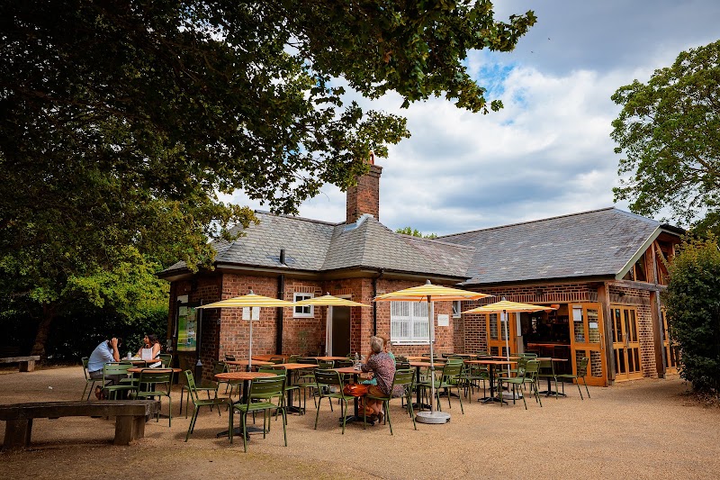 Primrose Hill Café - Primrose Hill Café, A5205, London NW8 7LS, UK