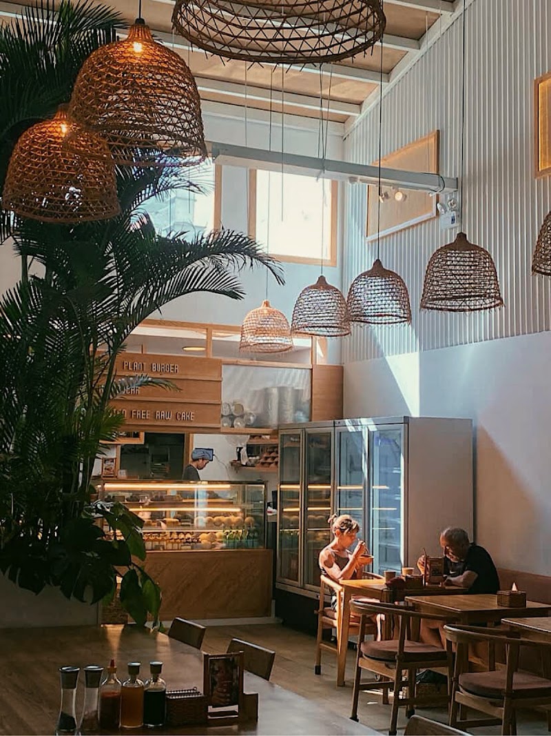 Roots Plant-based Cafe - Ben Thanh - Roots Plant-based Cafe - Ben Thanh 113-115 Lý Tự Trọng, P, Quận 1, Hồ Chí Minh 70000, Vietnam