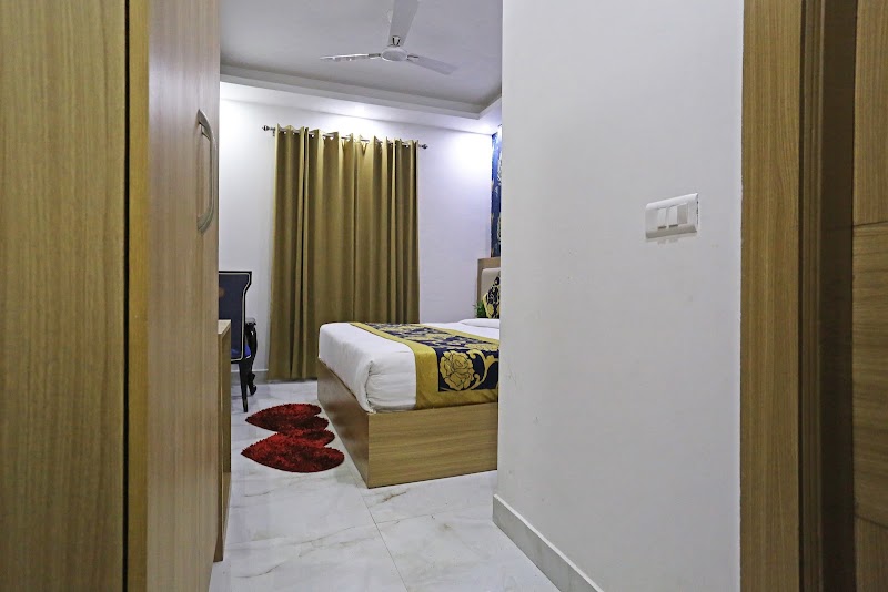 Hotel Decent Suites- Delhi Airport - Hotel Decent Suites- Delhi Airport A Block, Road No. 6, Block RZ, Mahipalpur Village, Mahipalpur, New Delhi, Delhi 110037, India