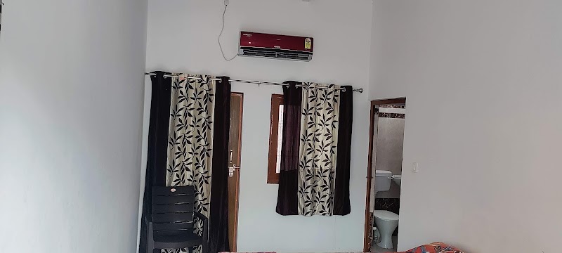 Nidhivan HomeStay - Nidhivan HomeStay, Gopinath Bazar, Cinema hall wali gali, Gopinath Bagh, Vrindavan, Uttar Pradesh 281121, India