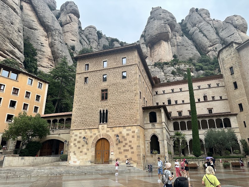 Guide Me Barcelona Tours | Private & Premium Small Group Experiences with Local Experts - Guide Me Barcelona Tours | Private & Premium Small Group Experiences with Local Experts, Carrer del Consell de Cent, 300, Eixample, 08007 Barcelona, Spain