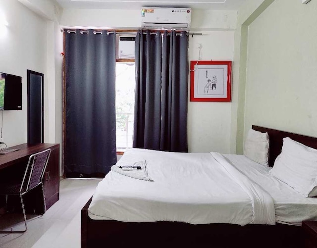 Hotel O Diamond Inn Near Noida Sector 51 Metro Station - Hotel O Diamond Inn Near Noida Sector 51 Metro Station House Number 12, Garhi Chaukhandi, Chaukhandi, Noida, Uttar Pradesh 201316, India