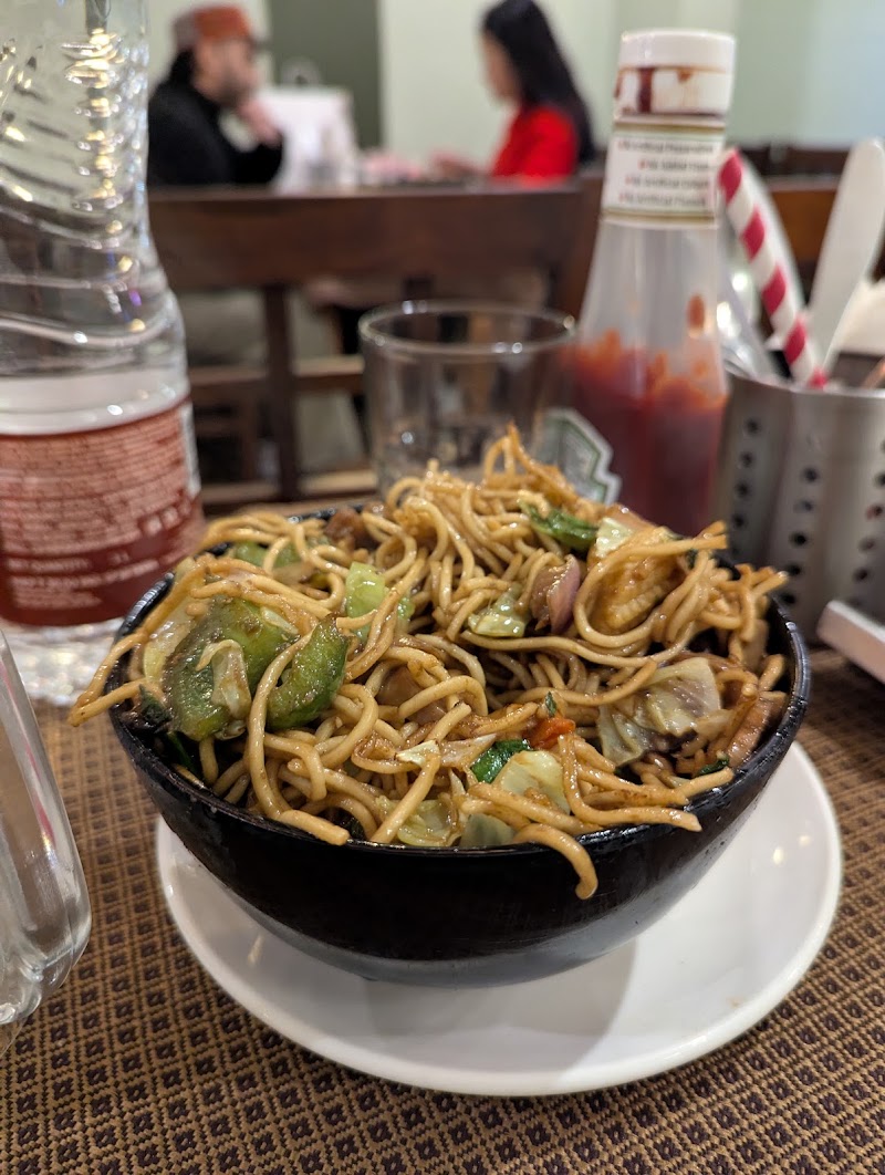 Mount View Noodles Restaurant - Mount View Noodles Restaurant Mall Rd, Model Town, Siyal, Manali, Himachal Pradesh 175131, India