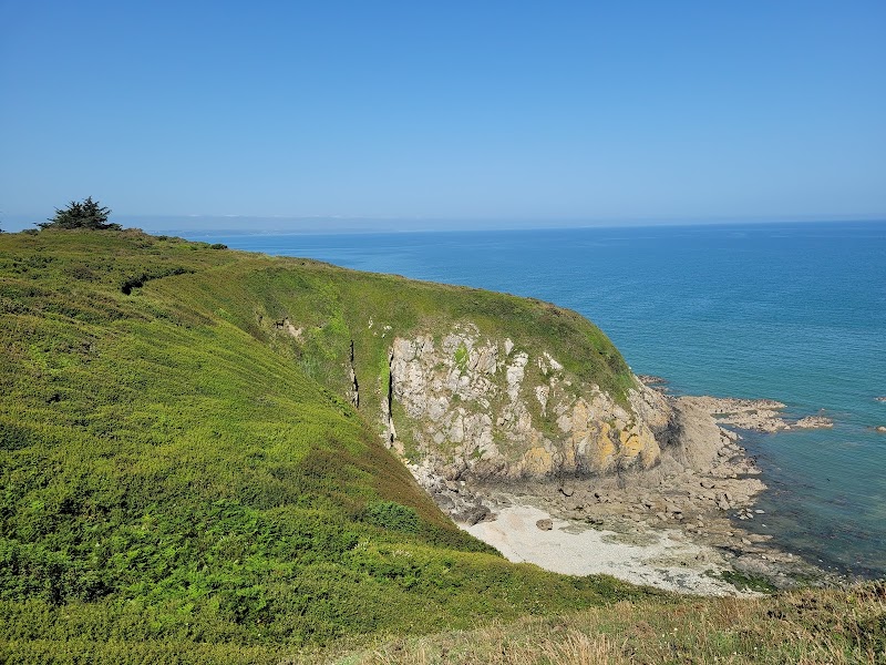 Sentier des douaniers (GR 34) : La Cotentin <> Grève du Vauglin - Sentier des douaniers (GR 34) : La Cotentin <> Grève du Vauglin, 20 Rue de Lanmorin, 22400 Lamballe-Armor, France