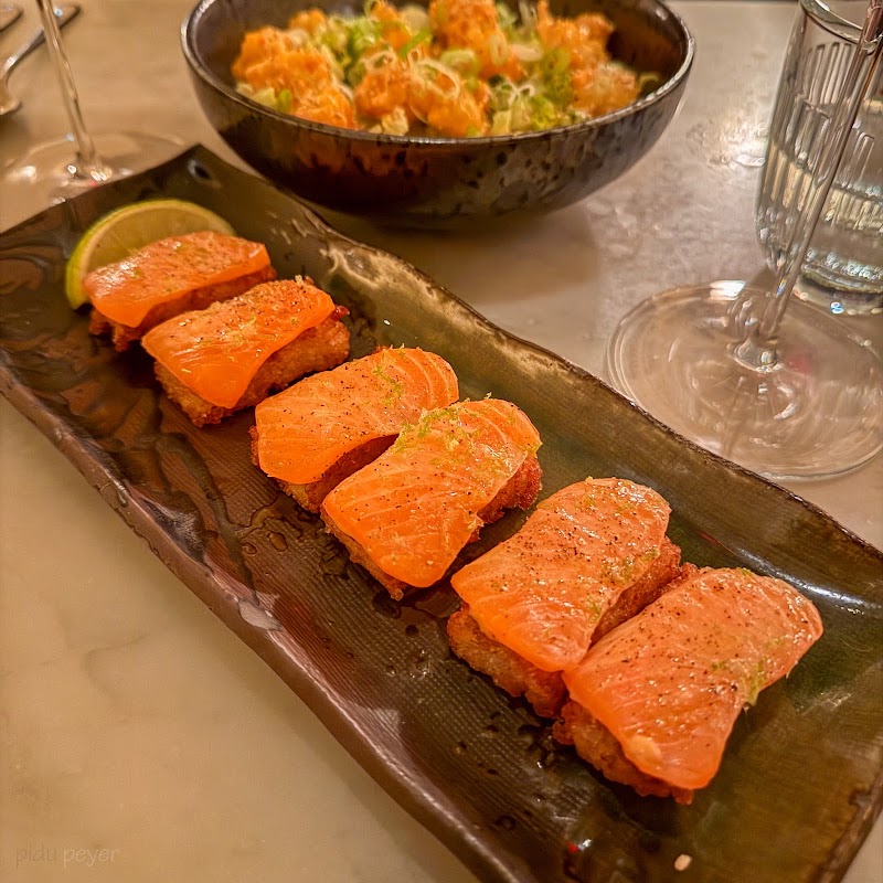 Aux Prés Cyril Lignac - Aux Prés Cyril Lignac 27 Rue du Dragon, 75006 Paris, France