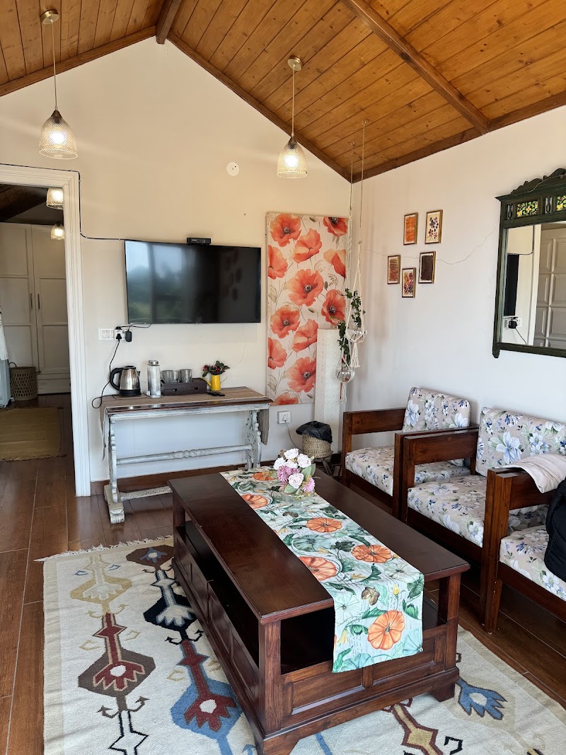 Ellis Villa - Ellis Villa, COMMERCIAL BUILDING, Upper, Mall Rd, opposite CRI main gate, Kasauli, Himachal Pradesh 173204, India