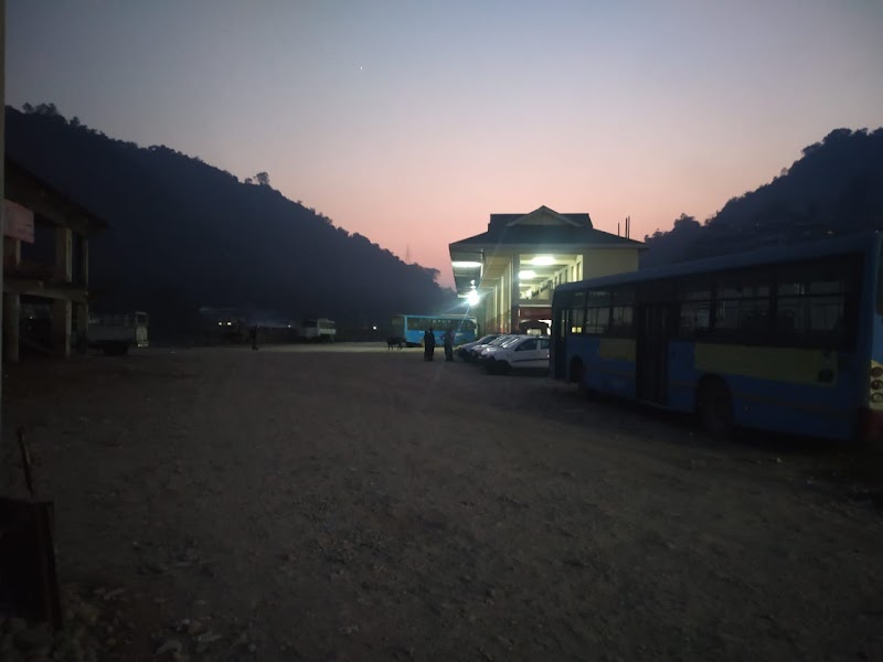HRTC Bus Stand Dharampur - HRTC Bus Stand Dharampur, RQ36+6M3, Dharampur, Himachal Pradesh 175040, India