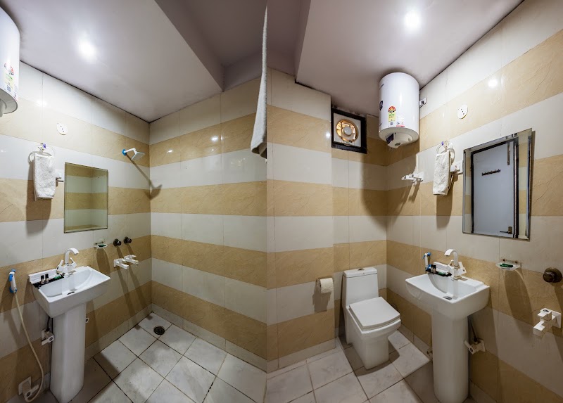 Comfort Plaza Hotel - Comfort Plaza Hotel 256/9, Main Road, Pocket 10B, Jasola Vihar, New Delhi, Delhi 110025, India
