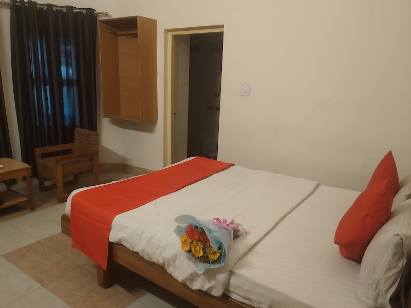 Hotel Heritage - Hotel Heritage 5, Chakrata Rd, near PRABHAT, Clock Tower, Chukkuwala, Dehradun, Uttarakhand 248001, India