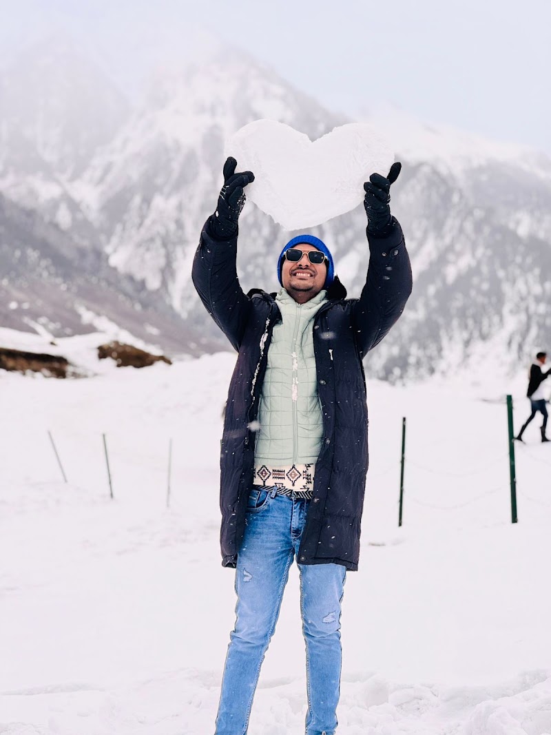 Kashmir Travelscape - Kashmir Travelscape, Shah Complex, Ompura, 191111
