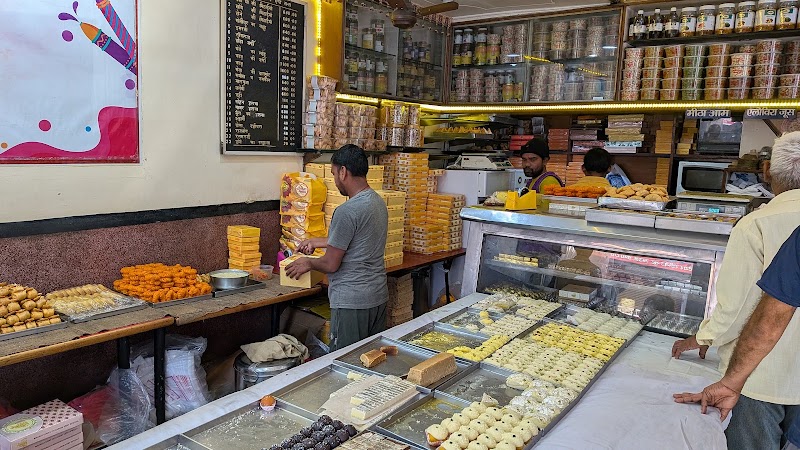 Netram Moolchand - Netram Moolchand 259, Netram Chouraha, Purana Katra, Katra, Prayagraj, Uttar Pradesh 211002, India