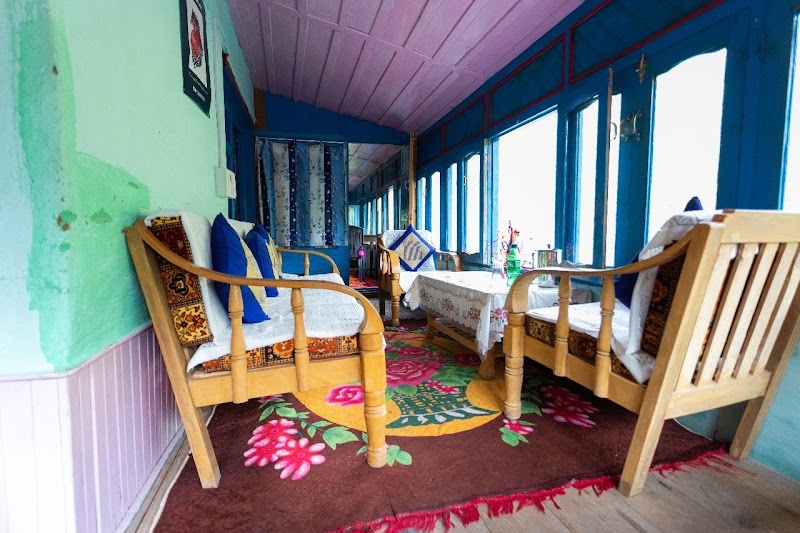 Tirthan Riverview Homestay. - Tirthan Riverview Homestay. Village Ropajani PO Gushaini Tehsil Banjar District Kullu Himachal Pradesh Tirthan Valley, Pekhadi Road, Village Ropajani, Gushaini, Tindar, Himachal Pradesh 175123, India
